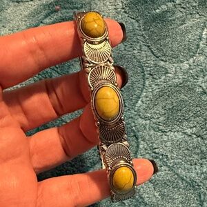 Paparazzi Silver Bracelet with yellow green crackled stone